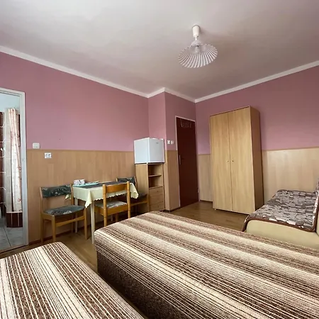 Upaniani Pensión Ustronie Morskie