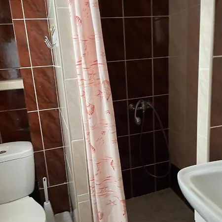 Upaniani * أوسترونيه مورسكية