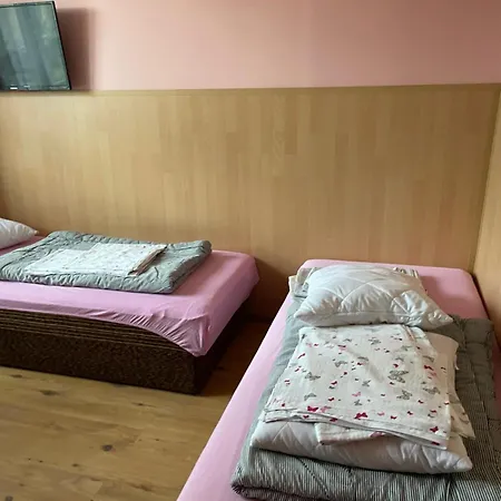 بيت ضيافة Upaniani