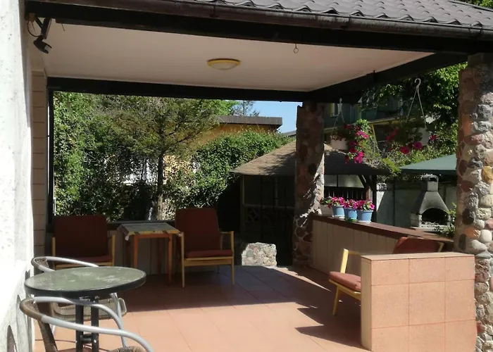 Pensión Upaniani 3*